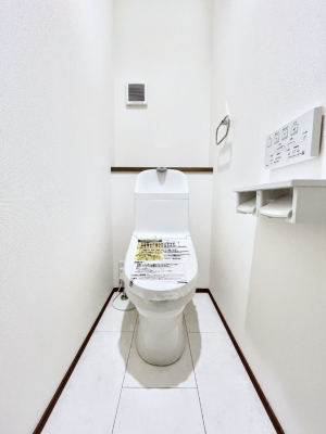 �g�C���@�g�C����1�K��2�K���ꂼ��ɔz�u����Ă��ĂƂĂ��֗��ł��B 