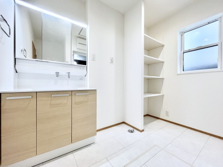 ���̑��@���l���ɂ�����^�I���ނ��܂ȂǃX�g�b�N�����[����̂ɕ֗��ł��B