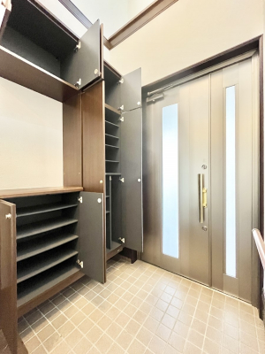 ���̑����ρ@�����Ղ���[�ł���V���[�Y�{�b�N�X�ŉƑ��S���̌C���A���ւ�������B  