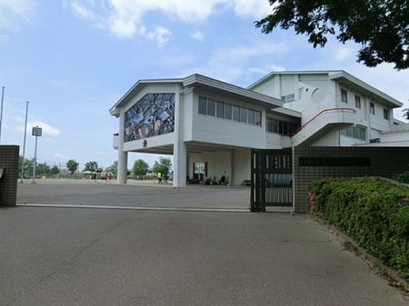 ���ӊ��@���w�Z 800m �l�X���s���g�����w�Z