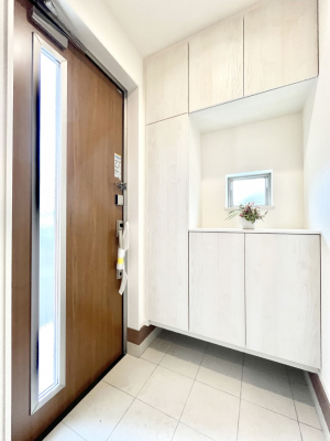 ���ց@�����`Entrance�`�@�Ƃ̒��ł��q�l���}����ŏ��̏ꏊ�ł��錺�ւ́A�Ƃ̈�ۂ��̂��̂ł��I�L�x�Ȍ��֎��[�ŁA����Y��ɕۂ��Ƃ��o���܂��􌺊ւɂ͂����Ղ���[�̉��ʔ��������I