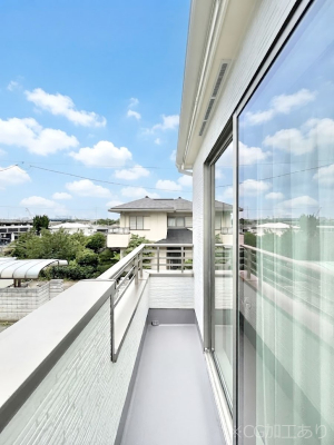 �o���R�j�[�@�����`Balcony�`  �o���R�j�[�͉������z���������݁A���z�c����󕨂��C�����悭�������Ƃ��ł��܂��B  �g���₷���J���I�ȃo���R�j�[�ł����z�����������Ղ�~�蒍���A�o���R�j�[�t���Z�܂��B  
