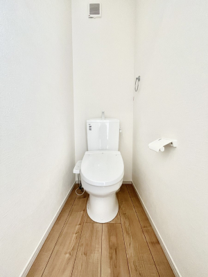 �g�C���@�����`Toilet�`�@�������̂��鐅����g�C���̓E�H�V�����b�g�t���ł����g�C���͖����g�킴��𓾂Ȃ����́B����������ۂ������ł��ˁB�g�C����2��������̂Œ��̍��G���ɕ֗��ł��I