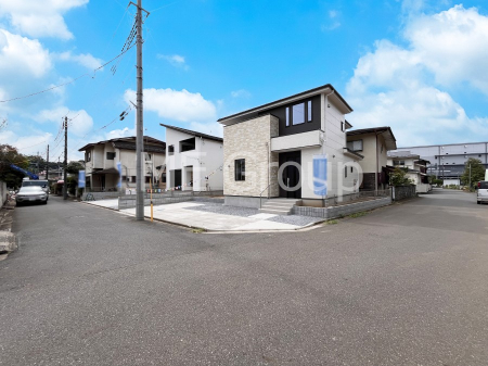 ���n�O�ώʐ^�@�O�ρ`Exterior�`  �O�ʓ��H�͊ՐÂȏZ��n���͂���Ԓʂ�̏��Ȃ����H�B  ���Ԃ̏o��������炭�炭�ł��I���s���_�E���n���w�̂���]�́A���C�y�ɂ��₢���킹���������I