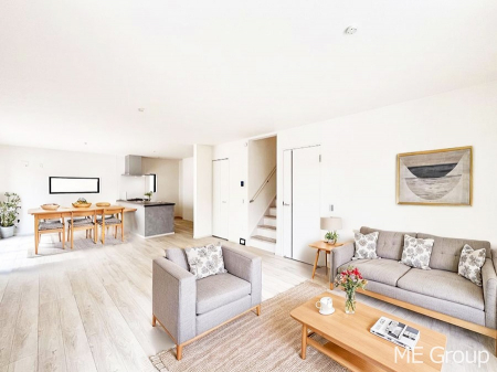 ���r���O�@�����`Living�`�@���r���O�ɊK�i�̂���Ԏ��ł���Ƒ��̃R�~���j�P�[�V�������X���[�Y�Ɏ��܂��ˁ��Ƃ肠���炵�ƐS�n�悢�Z�����a���ґ�Ȏ��Ԃ����Ƒ��݂�Ȃł��߂����������B�@���Ƌ��CG�ł�