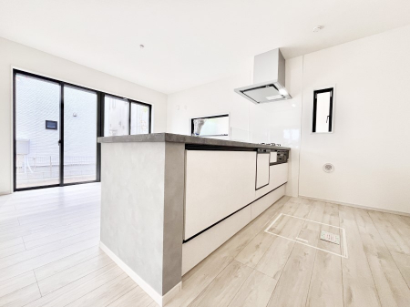 �L�b�`���@�����`Kitchen�`�@���R�������鑋�̂���L�b�`���������g���ꏊ�����炱���A�g��������l�����܂����B�������Ƃ����L�b�`���R�[�i�[�͎����L���Ȏd�オ��ƂȂ��Ă���܂��B