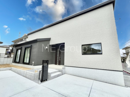 ���n�O�ώʐ^�@�O�ρ`Exterior�`�@��s���œ���̃X���[���C�t���΂Ɉ͂܂ꂽ�y�n�͓s��̌�����Y���ꂻ���B�l�G��ʂ��Ď��R�ƐG�ꍇ����X�|�b�g�����ӂɂ͐��肾������I�Z�݂����Ȃ�ƁB��炵�������B