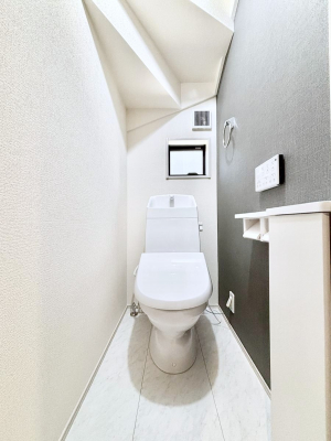 �g�C���@�����`Toilet�`�@�Y��E�X�b�L���E���K�ȃE�H�V�����b�g�t�g�C���ł��낰���Ԃł��B�g�C���͖����g�킴��𓾂Ȃ����́B����������ۂ������ł��ˁB�g�C����2��������̂Œ��̍��G���ɕ֗��ł��I