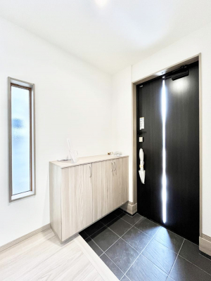 ���ց@�������R�������`Entrance�`�@�Ƃ̒��ł��q�l���}����ŏ��̏ꏊ�ł��錺�ւ́A�Ƃ̈�ۂ��̂��̂ł��I�L�x�Ȍ��֎��[�ŁA����Y��ɕۂ��Ƃ��o���܂��􌺊ւɂ͂����Ղ���[�̉��ʔ��������I