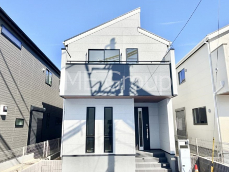 ���n�O�ώʐ^�@�������ꂽ�O�ρA�㎿�ȏZ��Ԃ��L���鎺���͉i�����S���ĉ߂�����Z���ł��B  