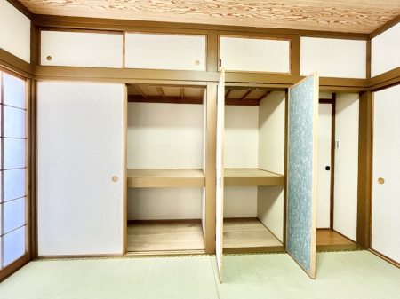 ���[�@�����Ղ�̎��[�X�y�[�X�ŉ��K�ɕ�点���� 