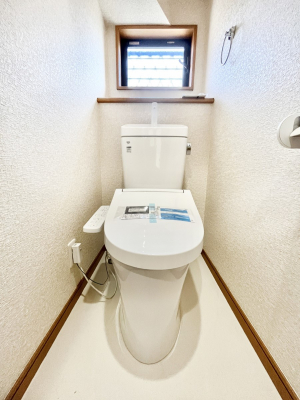 �g�C���@�g�C����1�K��2�K���ꂼ��ɔz�u����Ă��ĂƂĂ��֗��ł��B 