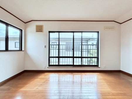 ���̑����ρ@2�ʍ̌����m�ۂ������邢��ԁB�Ƒ��݂�Ȃ����K�ȕ�炵����������݌v�ł��B