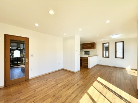 ���̑����ρ@�Ƒ������R�ƏW�܂�e���̃X�y�[�X�ɂȂ肻��