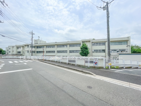 ���ӊ��@���w�Z 890m ��t�s���y�C���w�Z