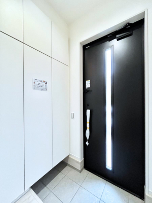 ���ց@�����`Entrance�`�@�Ƃ̒��ł��q�l���}����ŏ��̏ꏊ�ł��錺�ւ́A�Ƃ̈�ۂ��̂��̂ł��I�L�x�Ȍ��֎��[�ŁA����Y��ɕۂ��Ƃ��o���܂��􌺊ւɂ͂����Ղ���[�̉��ʔ��������I