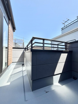 �o���R�j�[�@�����`Balcony�`  �o���R�j�[�͉������z���������݁A���z�c����󕨂��C�����悭�������Ƃ��ł��܂��B  �g���₷���J���I�ȃo���R�j�[�ł����z�����������Ղ�~�蒍���A�o���R�j�[�t���Z�܂��B  