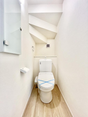 �g�C���@�����`Toilet�`�@�Y��E�X�b�L���E���K�ȃE�H�V�����b�g�t�g�C���ł��낰���Ԃł��B�g�C���͖����g�킴��𓾂Ȃ����́B����������ۂ������ł��ˁB�g�C����2��������̂Œ��̍��G���ɕ֗��ł��I