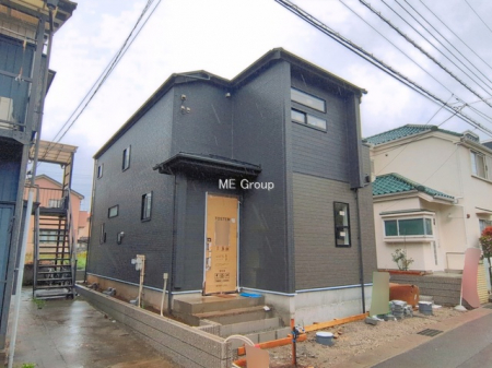 ���n�O�ώʐ^�@�`Exterior�`�@�ՐÂȏZ��n�Ŏq��ĉƑ��Ƀs�b�^���B�����̂��U�������K�ȗ΂Ɍb�܂ꂽ�G���A�ŁA���R�ɕ�܂ꂽ���₩�ȕ�炵���������邽�߂́A��Ƃ肠��Z���������Ă��܂��B