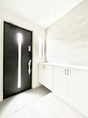���ց@�����`Entrance�`�@�Ƃ̒��ł��q�l���}����ŏ��̏ꏊ�ł��錺�ւ́A�Ƃ̈�ۂ��̂��̂ł��I�L�x�Ȍ��֎��[�ŁA����Y��ɕۂ��Ƃ��o���܂��􌺊ւɂ͂����Ղ���[�̉��ʔ��������I
