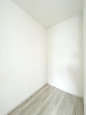 ���̑��@�����`Walk-in Closet�`�@�K�v�Ȃ��̂�R�[�f�B�l�[�g���ꗗ���Ċm�F�ł��A�g�x�x�⏀�����Z���ԂōςރE�H�[�N�C���N���[�[�b�g��ݒu���܂����B�Ƃ̒�����������Ƃ�����֗��Ȏ��[�X�y�[�X�ł��B
