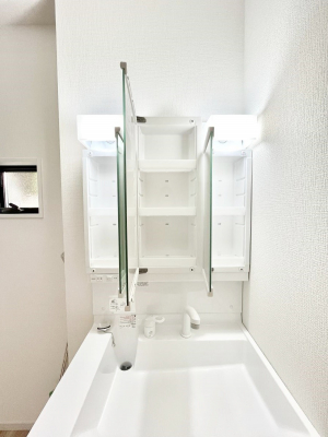 ���̑����ρ@�O�ʋ��̗��ɁA���ϕi��q���p�i�Ȃǂ����[�\�B���ʑ����������ƕۂ��܂��I�����d�l�ʐ^