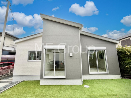 ���n�O�ώʐ^�@�O�ρ`Exterior�`�@��s���œ���̃X���[���C�t���΂Ɉ͂܂ꂽ�y�n�͓s��̌�����Y���ꂻ���B�l�G��ʂ��Ď��R�ƐG�ꍇ����X�|�b�g�����ӂɂ͐��肾������I�Z�݂����Ȃ�ƁB��炵�������B