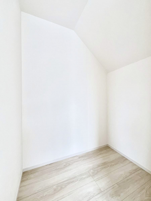 ���̑��@�����`Walk-in Closet�`�@�K�v�Ȃ��̂�R�[�f�B�l�[�g���ꗗ���Ċm�F�ł��A�g�x�x�⏀�����Z���ԂōςރE�H�[�N�C���N���[�[�b�g��ݒu���܂����B�Ƃ̒�����������Ƃ�����֗��Ȏ��[�X�y�[�X�ł��B