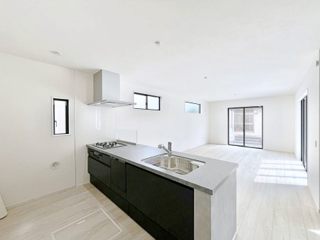 �L�b�`���@�����`Kitchen�`  ���r���O�����n����J�E���^�[�L�b�`���B  ���������Ȃ���Ƒ��ƃR�~���j�P�[�V�������Ƃ�邾���łȂ��A�傫�ȊJ���������邱�Ƃ��ł��܂��B  ���q�l�̐����������邱�Ƃ��ł��܂��ˁI