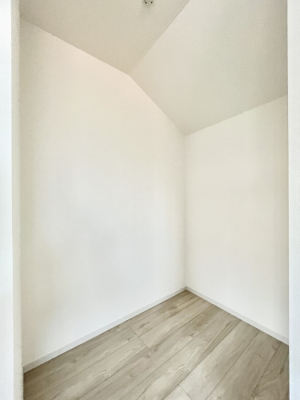���̑��@�����`Walk-in Closet�`�@�K�v�Ȃ��̂�R�[�f�B�l�[�g���ꗗ���Ċm�F�ł��A�g�x�x�⏀�����Z���ԂōςރE�H�[�N�C���N���[�[�b�g��ݒu���܂����B�Ƃ̒�����������Ƃ�����֗��Ȏ��[�X�y�[�X�ł��B