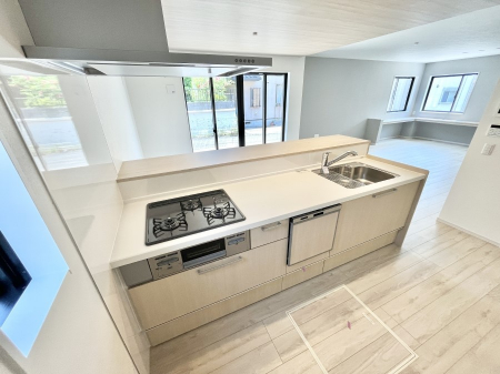 �L�b�`���@�����`Kitchen�`  ���r���O�����n����J�E���^�[�L�b�`���B  ���������Ȃ���Ƒ��ƃR�~���j�P�[�V�������Ƃ�邾���łȂ��A�傫�ȊJ���������邱�Ƃ��ł��܂��B  ���q�l�̐����������邱�Ƃ��ł��܂��ˁI