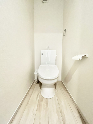 �g�C���@�����`Toilet�`�@�Y��E�X�b�L���E���K�ȃE�H�V�����b�g�t�g�C���ł��낰���Ԃł��B�g�C���͖����g�킴��𓾂Ȃ����́B����������ۂ������ł��ˁB�g�C����2��������̂Œ��̍��G���ɕ֗��ł��I