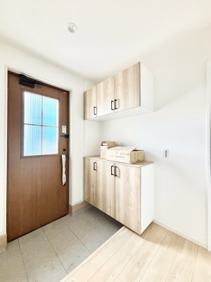 ���ց@���ʔ��͂��Ƒ��̎ʐ^��G�߂̃C���e���A�ŏ���I�Ƃ��ĉ��o�ł��܂�