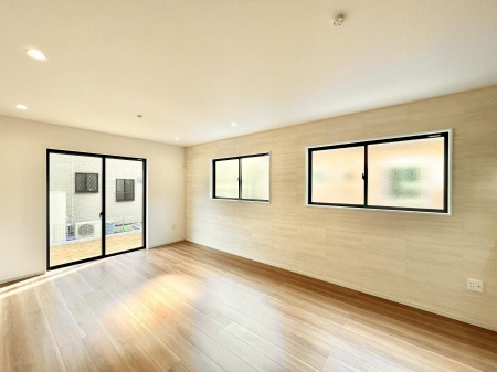 ���̑����ρ@�����`Living�`�@�L���ȗz�������̏ꏊ���Ƃ炵�����B�����邱�̋�Ԃ݂͂�Ȃ̏Ί炪�W���ꏊ�A����Y��A���邱�Ƃ̂Ȃ����킢���Ȃ���b���y���ގ��ԁA��������̎v�����Ԃ���ꏊ�B��1�������d�l�ʐ^