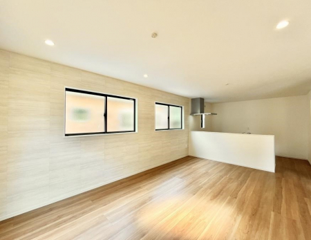 ���̑����ρ@�����`Living�`�@�����ɂ݂͂�Ȃ��W���A�H���Ɗy������b���n�܂�B�b�ɖ����ɂȂ肷���āA��������Y��锼�߂��ɂȂ��Ă��܂��B����ȑ��̊Ԃ̍K�������������Ă����ꏊ�ł��肽���B��1�������d�l�ʐ^