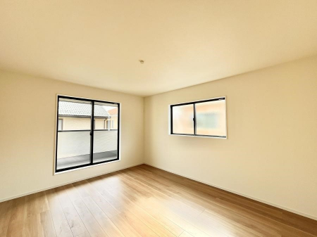 ���̑����ρ@�����`Bed Room�`�@���₩�Ȍ����������ގ����ɂ́A���₩�Ȏ��Ԃ�����܂��B�x���ɂ́A������������ԂŎ����̎���y���ނ̂͂������ł����B��1�������d�l�ʐ^  