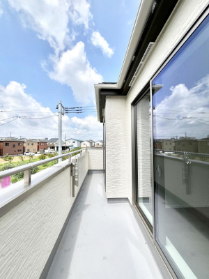 �o���R�j�[�@������A�������`Balcony�`  �o���R�j�[�͉������z���������݁A���z�c����󕨂��C�����悭�������Ƃ��ł��܂��B�g���₷���J���I�ȃo���R�j�[�ł����z�����������Ղ�~�蒍���A�o���R�j�[�t���Z�܂��B  