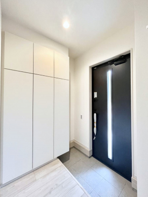 ���ց@�������Q�������`Entrance�`�@�Ƃ̒��ł��q�l���}����ŏ��̏ꏊ�ł��錺�ւ́A�Ƃ̈�ۂ��̂��̂ł��I�L�x�Ȍ��֎��[�ŁA����Y��ɕۂ��Ƃ��o���܂��􌺊ւɂ͂����Ղ���[�̉��ʔ��������I