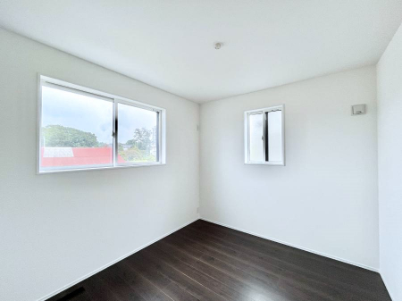 �Q���@�����`Bed Room�`�@2�ʍ̌����m�ۂ������邢�����́A���ʂ����ǂ��A��ϋ��S�n�̗ǂ���ԂƂȂ��Ă���܂��B�u�₩�ȕ��������ċN���钩�́A���K�����̎n�܂�ɁI���������ʕ����ƂĂ��ǂ��Z�܂���