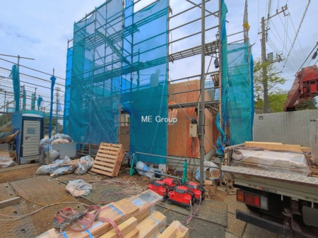 ���n�O�ώʐ^�@��A�������`Exterior�`�@��s���œ���̃X���[���C�t���΂Ɉ͂܂ꂽ�y�n�͓s��̌�����Y���ꂻ���B�l�G��ʂ��Ď��R�ƐG�ꍇ����X�|�b�g�����ӂɂ͐��肾������I