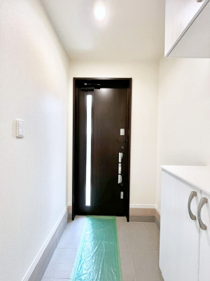 ���ց@������A�������`Entrance�`�@���ւ͉Ƃ̊�Ƃ����܂����䂪�Ƃ̃Z���X�����肰�Ȃ����������閣�͂��錺�֑�����y���݂̈�B�A���x�ɉƑ����ق��Ƃł���S�n�悢��ԑ������؂ł��ˁ�