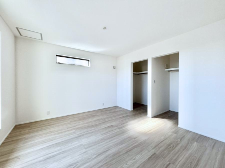 ���̑����ρ@�����`Bed Room�`  �u��������������l�v�Ƃ��v�w�ł�����肭�낰��Q���B  �����̉Ǝ��₨�d���ɔ�ꂽ���̓t�J�t�J�̃x�b�g�Ŗ�����Ă��������B�e���r��{�I�������Ă����K�ȍL����������