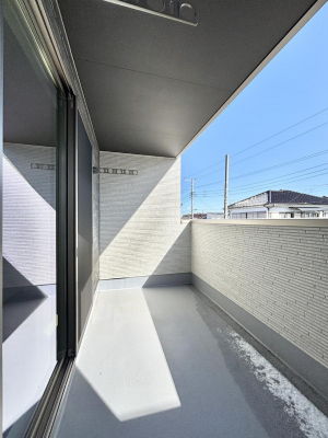 �o���R�j�[�@�����`Balcony�`  �o���R�j�[�͉������z���������݁A���z�c����󕨂��C�����悭�������Ƃ��ł��܂��B  �g���₷���J���I�ȃo���R�j�[�ł����z�����������Ղ�~�蒍���A�o���R�j�[�t���Z�܂��B  