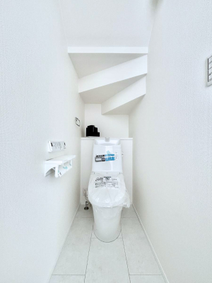 �g�C���@�����`Toilet�`�@�Y��E�X�b�L���E���K�ȃE�H�V�����b�g�t�g�C���ł��낰���Ԃł��B�g�C���͖����g�킴��𓾂Ȃ����́B����������ۂ������ł��ˁB�g�C����2��������̂Œ��̍��G���ɕ֗��ł��I