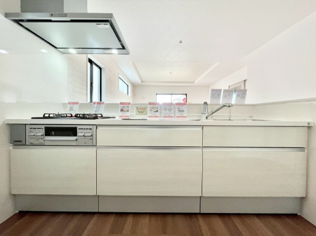 ���̑����ρ@�����`Kitchen�`�@�L�b�`���ݔ��͂R���K�X�R�����t����X�y�[�X�ɂ���Ƃ肪����A���X�̉Ǝ����͂��ǂ肻���ł��ˁ􁦂R�������d�l�ʐ^  