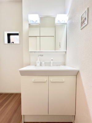 ���̑����ρ@�����`Dressing Room�`�@�����g���ꏊ������A�@�\�I�Ŏg���₷���ɔz�������p�E�_�[���[���B���R�������d�l�ʐ^  