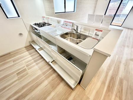 ���̑����ρ@�����`Kitchen�`�@�L�b�`���ݔ��͂R���K�X�R�����t����X�y�[�X�ɂ���Ƃ肪����A���X�̉Ǝ����͂��ǂ肻���ł��ˁ􁦓��d�l�ʐ^  