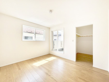 ���̑����ρ@������No.1���`Bed Room�`  �u��������������l�v�Ƃ��v�w�ł�����肭�낰��WIC�t���̐Q���B�����̉Ǝ��₨�d���ɔ�ꂽ���̓t�J�t�J�̃x�b�g�Ŗ�����Ă��������B���K�ȍL����������