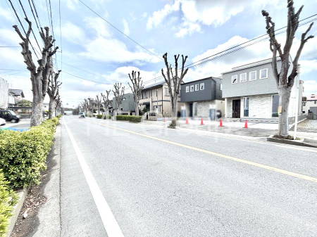 ���n�O�ώʐ^�@�O�ρ`Exterior�` �@�O�ʓ��H�F�k 15m �����@   �O�ʓ��H�͊ՐÂȏZ��n���͂���Ԓʂ�̏��Ȃ����H�B���Ԃ̏o��������炭�炭�ł��I���s���_�E���n���w�̂���]�́A���C�y�ɂ��₢���킹���������I