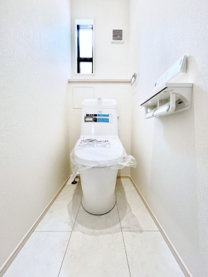 �g�C���@�����`Toilet�`�@�Y��E�X�b�L���E���K�ȃE�H�V�����b�g�t�g�C���ł��낰���Ԃł��B1�A2�K���Ƀg�C���X�y�[�X�I�̌������薾�邭�A���K��ԂƂȂ��Ă���܂��������g���ꏊ�����炱���̔z���ł��I